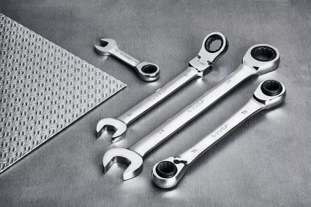 Наборы трещоточных комбинированных ключей накидных серия ПРОФЕССИОНАЛ купить в Нижневартовске