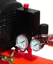 Компрессор масляный поршневой прямой привод Elitech КПМ 200/24 ПРОМО купить в Нижневартовске