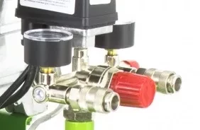 Компрессор масляный поршневой прямой привод Сибртех КК-1500/24 58037 купить в Нижневартовске