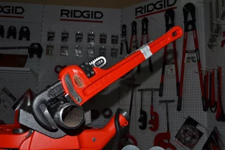 Прямой трубный ключ для тяжелых работ 18  31025 купить в Нижневартовске