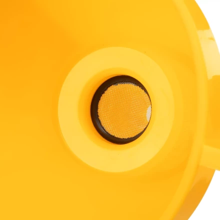 Воронка пластиковая 160 мм с металлическим ситом и гибким наконечником Denzel 537206 купить в Нижневартовске