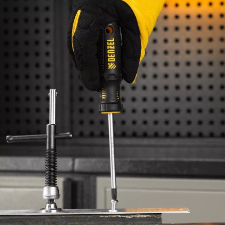 Отвертка, PH2х100 мм, S2, 3к рукоятка Denzel 121787 купить в Нижневартовске