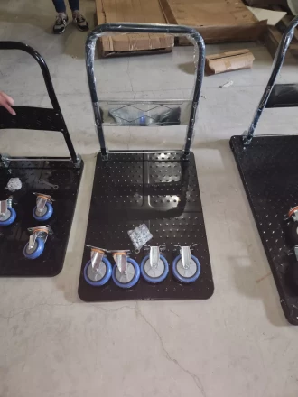 Тележка платформенная 650 кг TOR PH650 (600x900) со складной ручкой (пластиковые колеса 125 мм) 1024684 купить в Нижневартовске