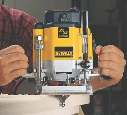Фрезер DeWalt DW 625E купить в Нижневартовске