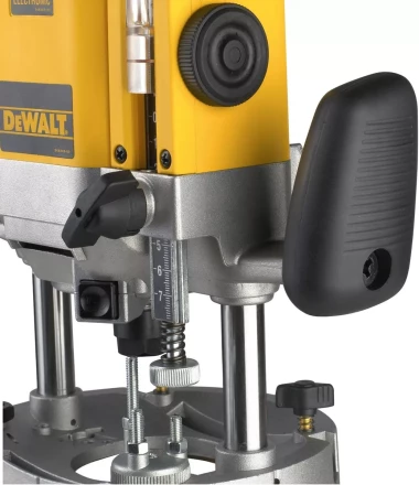 Фрезер DeWalt DW 625E купить в Нижневартовске