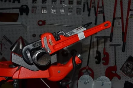 Прямой трубный ключ для тяжелых работ 12  31015 купить в Нижневартовске