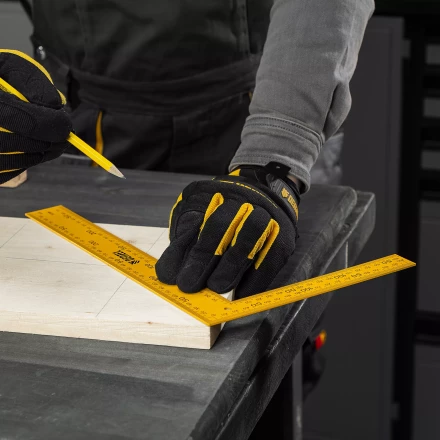 Угольник стальной Denzel, 200 х 300 мм, 32388 купить в Нижневартовске