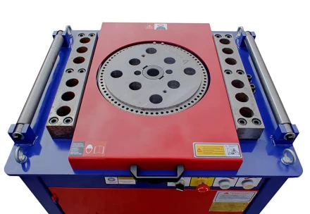 Гибщик арматуры GW42SA с доводчиком 3кВт 380В диаметр  арматуры 42 мм  810х740х880мм  368 кг VEKTOR купить в Нижневартовске