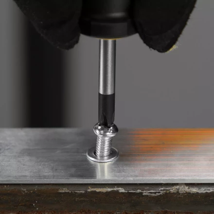 Отвертка, PH2х38 мм, S2, 3к рукоятка Denzel 121867 купить в Нижневартовске