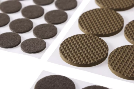 Набор STAYER "COMFORT": Накладки самоклеящиеся на мебельные ножки, 175 шт, коричневые 40916-H175 купить в Нижневартовске