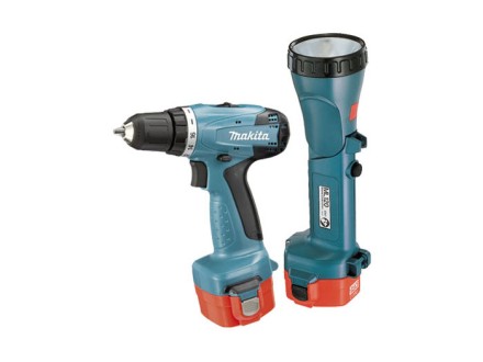 Аккумуляторная дрель-шуруповерт Makita 6271DWALE +Фонарь купить в Нижневартовске
