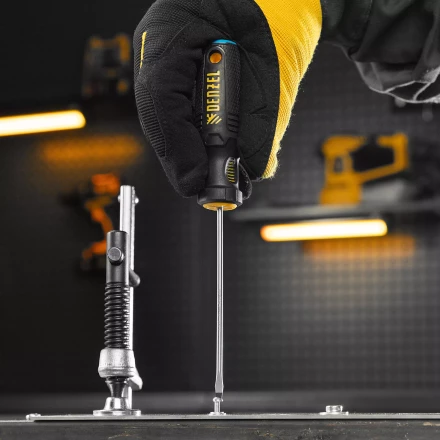 Отвертка, SL3х100 мм, S2, 3к рукоятка Denzel 121907 купить в Нижневартовске