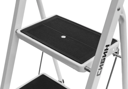 Лестница-стремянка СИБИН стальная c широкими ступенями, 4 ступени 38807-04 купить в Нижневартовске