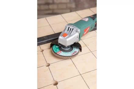 Круг Лепестковый Торцевой (КЛТ) HAMMER КЛТ 1 Ф125х22 Р40 213-016 купить в Нижневартовске