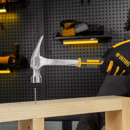 Молоток-гвоздодер 560 г Denzel 10424, цельнометаллический, двухкомпонентная рукоятка купить в Нижневартовске