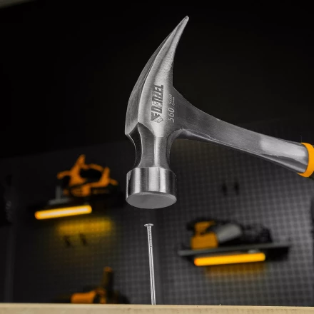 Молоток-гвоздодер 560 г Denzel 10424, цельнометаллический, двухкомпонентная рукоятка купить в Нижневартовске