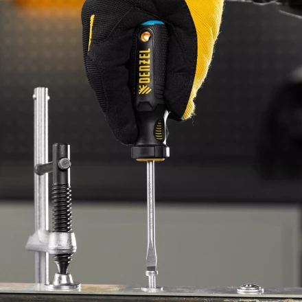 Отвертка, SL5x75 мм, S2, 3к рукоятка Denzel 121947 купить в Нижневартовске