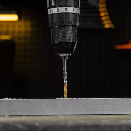 Сверло спиральное по металлу Denzel 5 x 86 мм, Р6М5, Golden Tip, 718233 купить в Нижневартовске