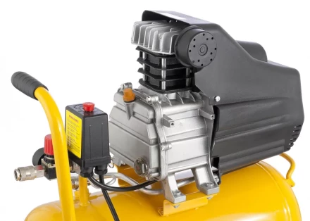 Компрессор пневматический масляный поршневой прямой привод DENZEL 58061 купить в Нижневартовске