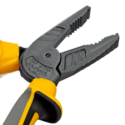 Плоскогубцы комбинированные 180 мм Denzel 17081, трехкомпонентные рукоятки купить в Нижневартовске
