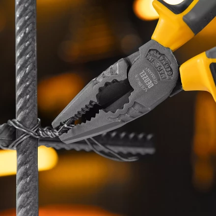 Плоскогубцы комбинированные 205 мм Denzel 17082, трехкомпонентные рукоятки купить в Нижневартовске