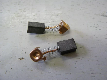 Щетка графитовая (пара) 11x5x8 Применение купить в Нижневартовске