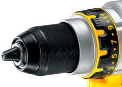 Дрель-винтоверт аккумуляторная DeWalt DCD 932 М2 купить в Нижневартовске