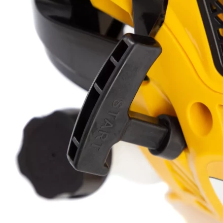 Триммер бензиновый DTL-33S, 33 см3, разъемная штанга, состоит из 2 частей Denzel 96262 купить в Нижневартовске