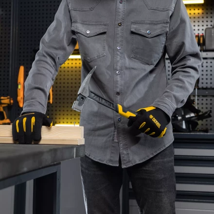 Молоток кровельщика 600 г, цельнокованый, боек с магнитом, двухкомп. обрезин. рук-ка Denzel 10623 купить в Нижневартовске