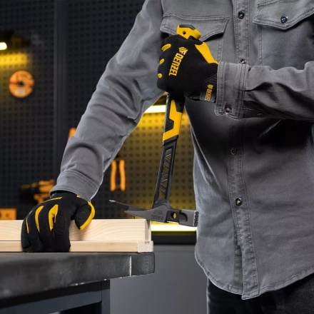 Молоток кровельщика 600 г, цельнокованый, боек с магнитом, двухкомп. обрезин. рук-ка Denzel 10623 купить в Нижневартовске