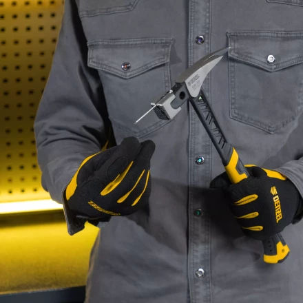 Молоток кровельщика 600 г, цельнокованый, боек с магнитом, двухкомп. обрезин. рук-ка Denzel 10623 купить в Нижневартовске