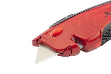 Нож 18мм, выдвижное трапециевидное лезвие, эргономичная двухкомпонентная рукоятка + 3 лезвия MATRIX QUIK BLADE 78925 купить в Нижневартовске