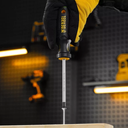 Отвертка, PZ2x100 мм, S2, 3к рукоятка Denzel 122077 купить в Нижневартовске