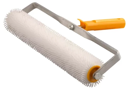 Валик игольчатый STAYER для наливных полов в сборе, пластмассовые иглы, бюгель 8мм, 75х400мм 03951-40 купить в Нижневартовске