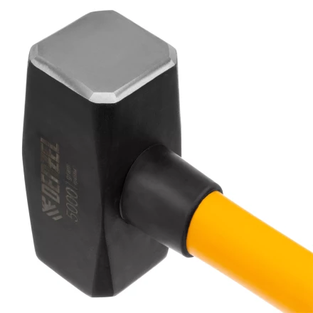 Кувалда 5000 г, кованая, фибергласовая  рукоятка c TPR покрытием, 880 мм Denzel 11024 купить в Нижневартовске