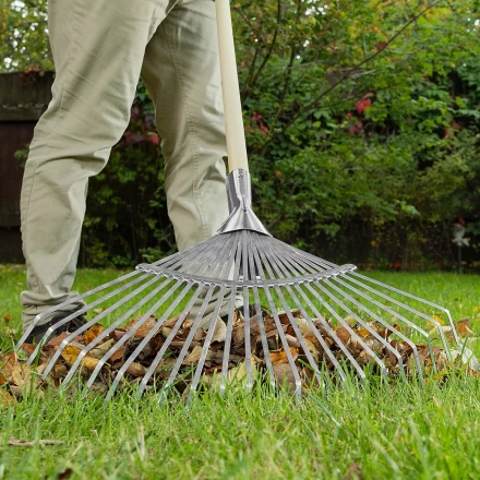Грабли веерные стальные Palisad, 300 - 480 мм, 22 плоских зуба, оцинкованные,раздвижные, без черенка, 617675 купить в Нижневартовске