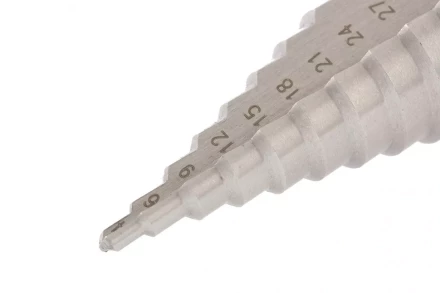 Сверло ступенчатое 4-6-9-12-15-18-21-24-27-30-33-36-39 мм Р6М5 трехгранный хвостовик Барс 72363 купить в Нижневартовске