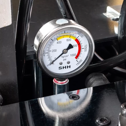 Стол КВТ СШО-150 NEO с комплектом шинообрабатывающего оборудования для шин до 150 мм (85683) купить в Нижневартовске