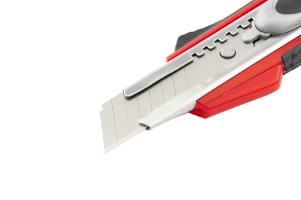 Нож 18мм, выдвижное лезвие, металлическая направляющая, двойная фиксация, эргономичная двухкомпонентная рукоятка MATRIX QUIK BLADE 78936 купить в Нижневартовске