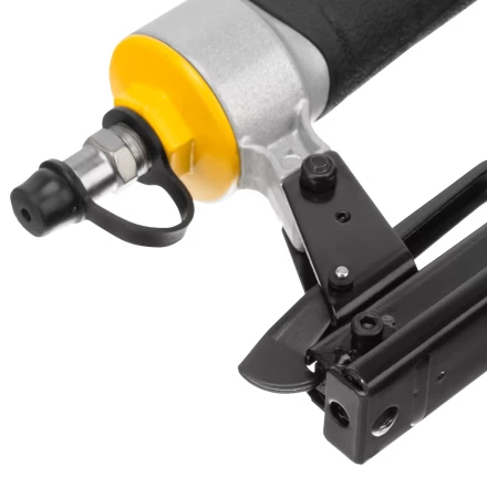 Степлер пневматический Denzel  PS8016 для прямоугольных скоб 21GA от 6 до 16 мм 57400 купить в Нижневартовске