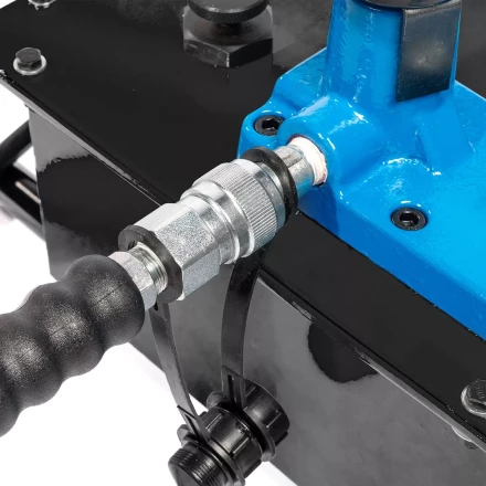 Помпа гидравлическая ручная КВТ ПМР-7080 объем маслобака 8.0 л (88147) купить в Нижневартовске