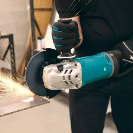 Угловая шлифовальная машина Makita GA7071X1 купить в Нижневартовске
