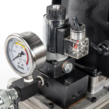 Насосная гидравлическая станция КВТ ПМЭ-7020у объем маслобака 2.0 л с удержанием (79664) купить в Нижневартовске