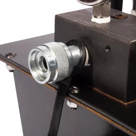 Насосная гидравлическая станция КВТ ПМЭ-7100 объем маслобака 10.0 л (230 В/50 Гц) (91798) купить в Нижневартовске