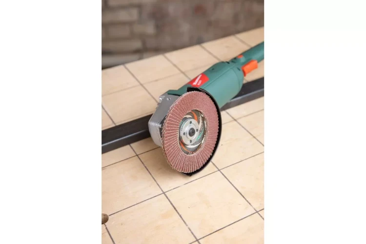 Круг Лепестковый Торцевой (КЛТ) HAMMER КЛТ 1 Ф125х22 Р60 213-025 купить в Нижневартовске