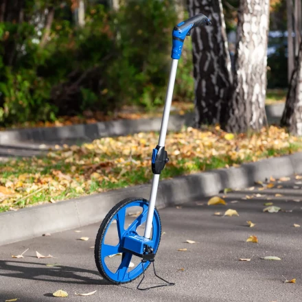 ЗУБР 0.1 - 9999 м, измерительное колесо, (курвиметр) со складной алюминиевой рукояткой, Профессионал (34880) купить в Нижневартовске