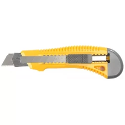 Нож STAYER "STANDARD" с выдвижным сегмент. лезвием, пластмасс. упроч.,18мм 0913