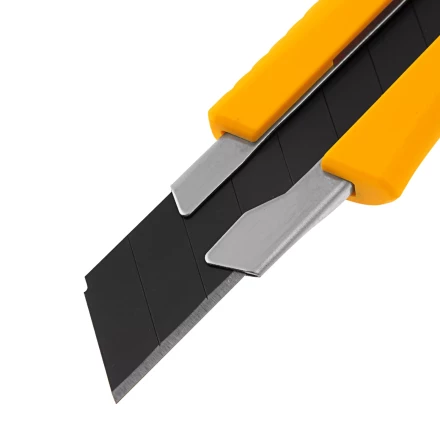 Нож Denzel, 18 мм, сменное лезвие, SK4, метал. направляющая, винтовой фиксатор, 78943 купить в Нижневартовске