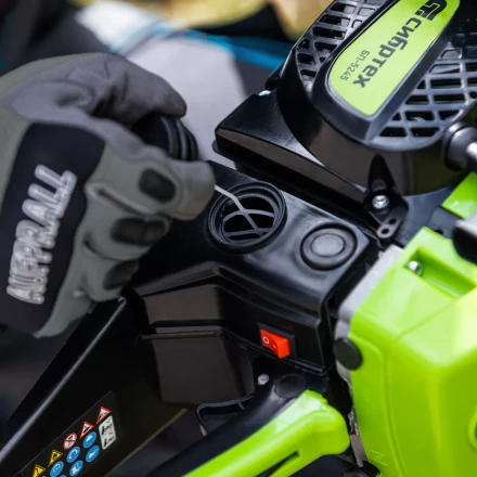 Пила цепная бензиновая Сибртех БП-5245 95209, 52 см3, шина 45 см, шаг 0.325, паз 1,5 мм, 72 звена купить в Нижневартовске