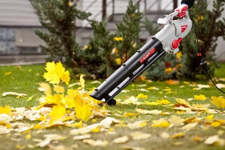 Пылесос ЗУБР садовый электрический, мусоросборник 40л, 2600Вт, 11000 - 15000об/мин, 12м3/мин, 160-270км/ч ЗПСЭ-2600 купить в Нижневартовске